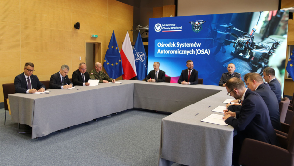Podpisanie umowy powołującej Ośrodek Systemów Autonomicznych (OSA)